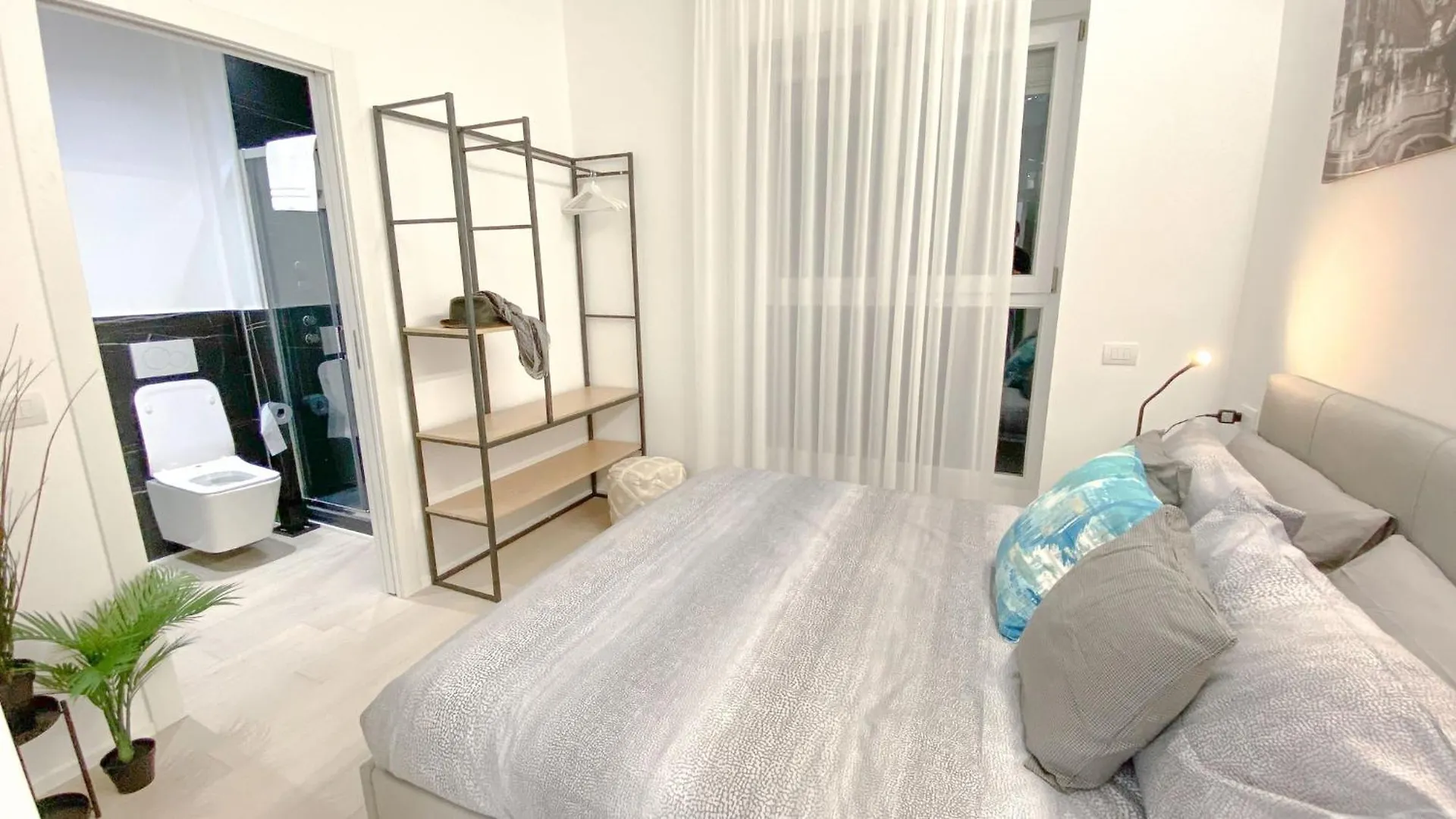 Cardano Suite - 5 Min From Central Station Milan Apartment