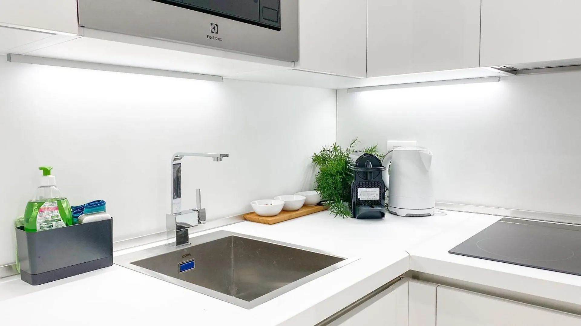 Apartment Cardano Suite - 5 Min From Central Station Milan
