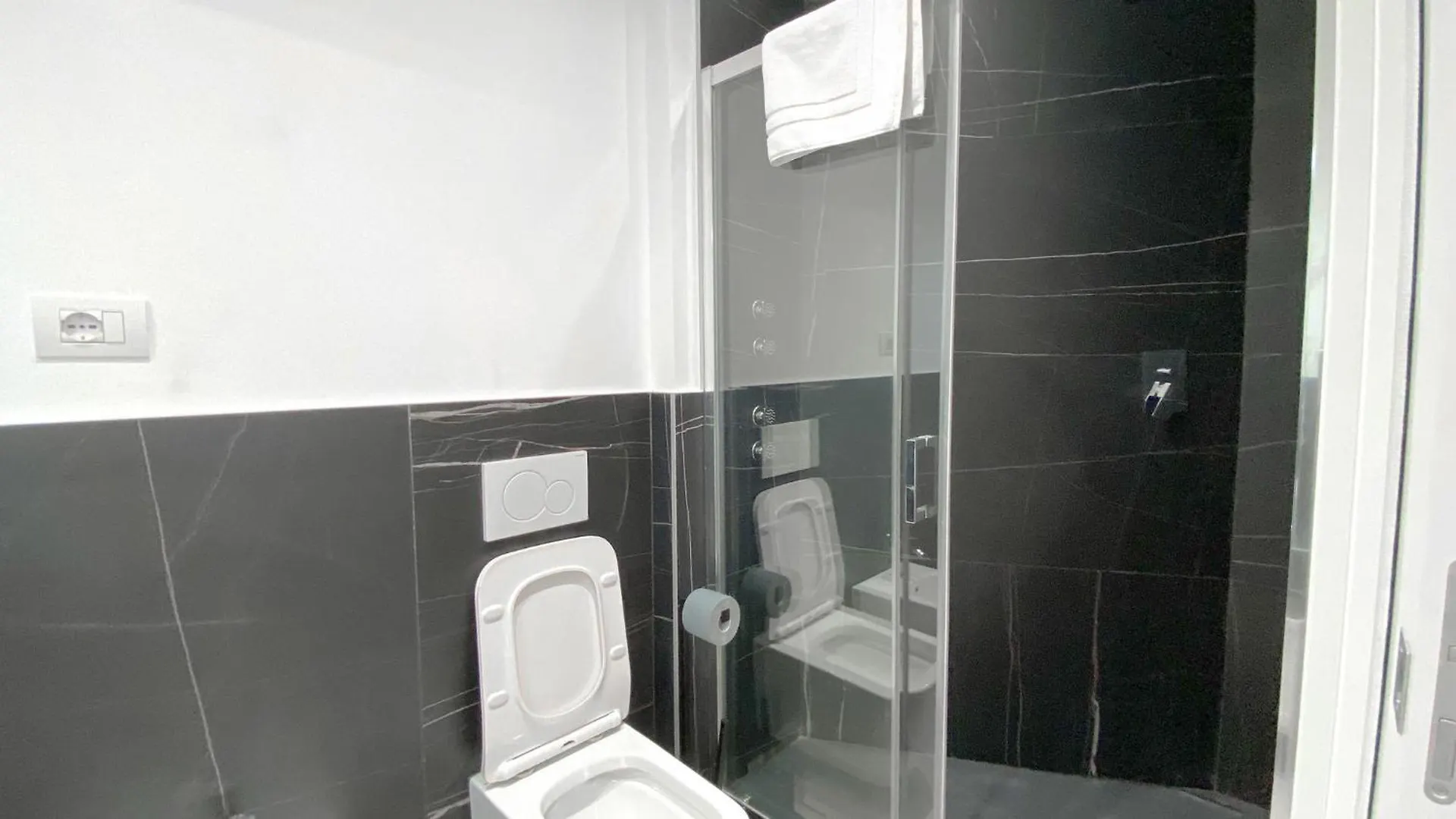 Cardano Suite - 5 Min From Central Station Milan 0*,